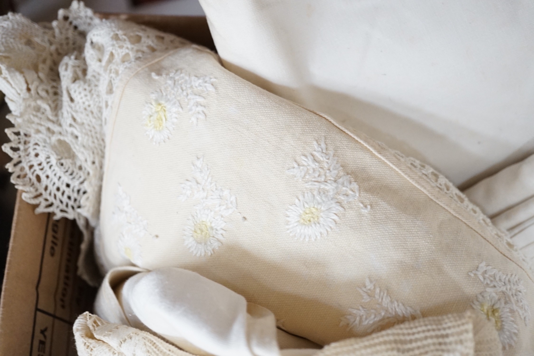 A selection of early 20th century cotton and lace